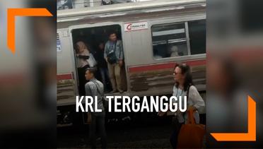 KRL Gangguan Operasional di Antara Stasiun Tanah Abang-Palmerah