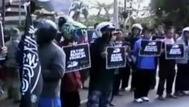 VIDEO: Ratusan Warga Solo Desak Presiden Bubarkan Densus 88