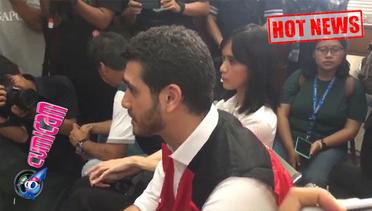 Hot News! Ekspresi Renata Duduk Bersama Fachri Albar di Sidang Perdana