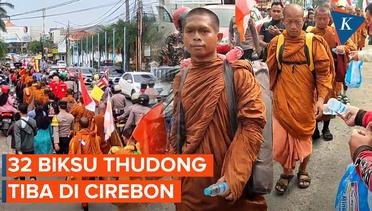Puluhan Biksu Tiba di Cirebon, Warga Sambut Hangat dan Berikan Air