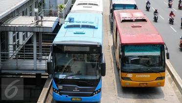 Kecelakaan Bus Transjakarta hingga PT Ford Indonesia Tutup