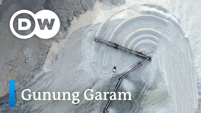 DW BirdsEye - Gunung Garam