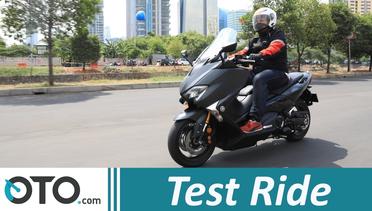 Yamaha T-Max DX | Test Ride | Skutik Rp 300 Jutaan, Bagaimana Sensasinya? | OTO.com