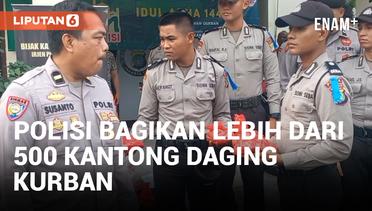 Polisi di Duren Sawit Bagikan Daging Kurban ke Petugas yang Bekerja Saat Cuti Bersama