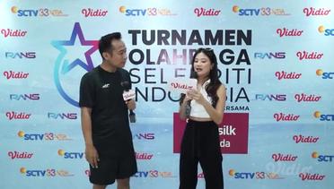 Denny Cagur Pakai Kaos Kaki Iconic Ayam Jago Saat Final - Eksklusif Keseruan NonStop Turnamen Olahraga Selebriti Indonesia Bersama Cat Dinding Supersilk Anti Noda