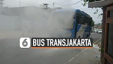 Bus Transjakarta Keluarkan Asap di Depan PN Jakarta Selatan