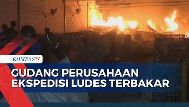 Diduga Akibat Korsleting Listrik, 2 Gudang Ekspedisi di Cengkareng Hangus Terbakar