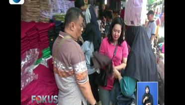 Masuki Tahun Ajaran Baru, Pasar Jatinegara Ramai Diserbu Pembeli Seragam Sekolah - Fokus