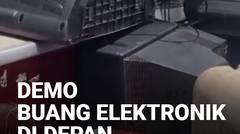 Geram Listrik Sering Padam, Warga Buang Barang Elektronik di Depan Kantor PLN Baturaja