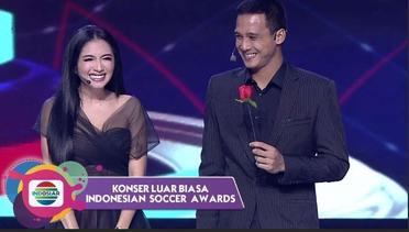 So Sweet! Mawar Merah M.Ridho Buat Angel Karamoy Meleleh - KLB Indonesian Soccer Awards 2020
