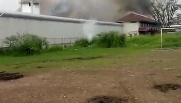 Kebakaran Lapas Banceuy Bandung Jadi Tontonan Warga