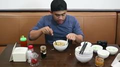 SADIS!! - Makan Bakmie Terpedas di JAKARTA