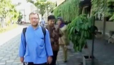 VIDEO: Imigrasi Surabaya Deportasi Pengemis Jerman ke Denmark