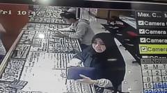 Kenalkah Anda Dengan Wanita Ini - Mencuri Kartu Kredit Lalu Terekam CCTV Beli Emas 50 Gram