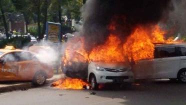 detik detik terbakarnya mobil terbalik dijalan raya | WAJIB NONTON