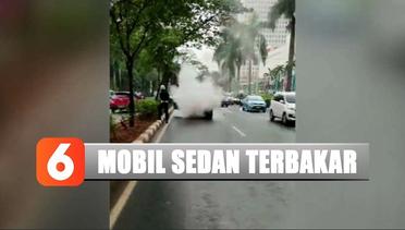 Sebuah Mobil Sedan Terbakar di Senayan - Liputan 6 Siang