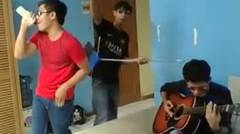 video lucu gokil cover laagu topeng (NOAH) 