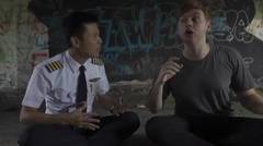 PILOT APES - Part 1 - PILOT NYASAR DI RUMAH ANGKER - Bule Ga Bisa Inggris - ft. Londo Kampung