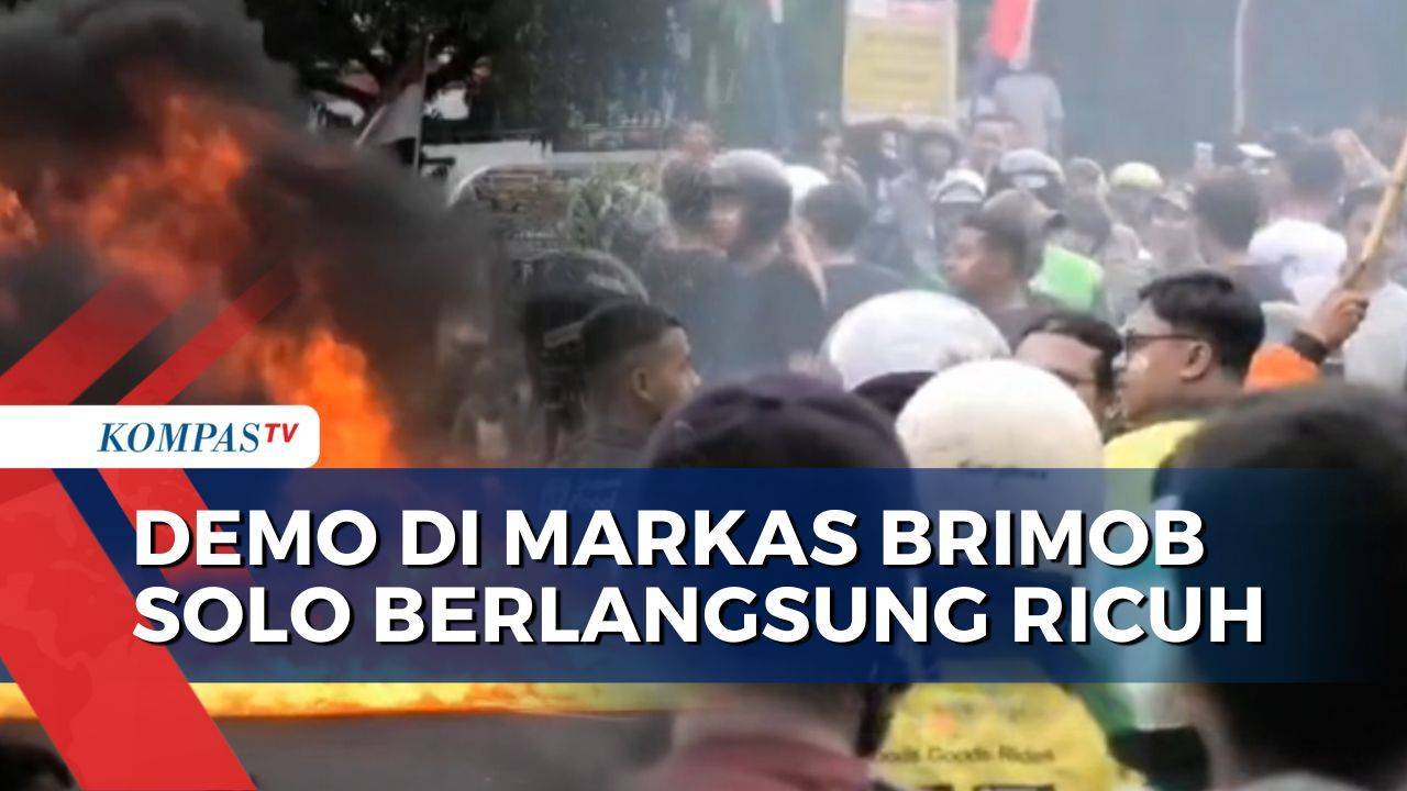 Ricuh! Massa Demo Robohkan Gerbang Markas Brimob Solo | BERUT - Kompas TV