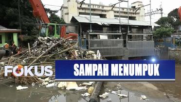 Sampah Pintu Air Manggarai Menumpuk Usai Hujan Jakarta