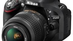 Nikon D5200 Lensa Kit 18-55mm NON VR - 24.1 MP - Hitam