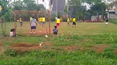 pertandingan sepakbola di daerah perkampungan kelurahan pondok jaya Tangerang Selatan 