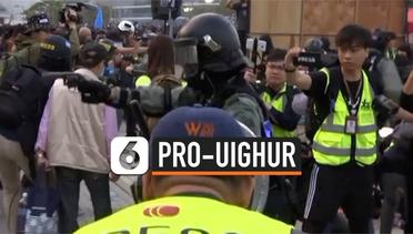 Demo Hong Kong Dukung Uighur, Polisi Todongkan Pistol