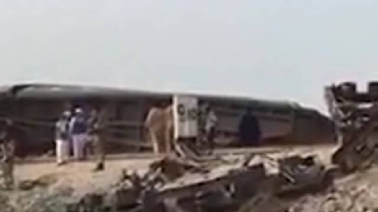 Kondisi Kereta Pakistan yang Alami Kecelakaan - Shorts
