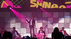 SHINee membawakan lagu "1 of 1" di SHINee World V, JIExpo Kemayoran, Jakarta
