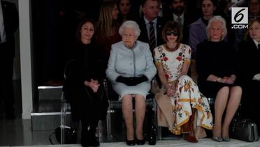 Perdana, Ratu Elizabeth II Hadiri London Fashion Week