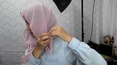 3 Gaya Hijab untuk Pipi Terlihat Tirus
