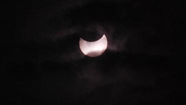 Weekly Highlights: Beautifully Hypnotizing Eclipse Phenomenon