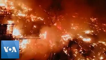 Massive Fire Burns Over 100 Shelters in Karachi, Pakistan