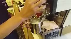 proses pembuatan latte art