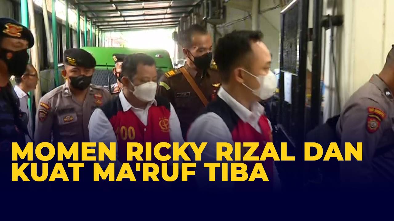 Momen Ricky Rizal dan Kuat Maruf Tiba di PN Jaksel, Terpisah dengan ...