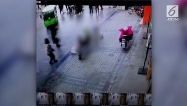 Detik-detik Bus Listrik Menabrak Wanita di China