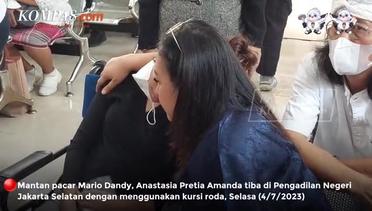 Pakai Kursi Roda, Amanda Mantan Pacar Mario Dandy Tiba di PN Jaksel