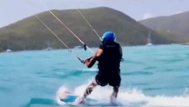 VIDEO: Detik - Detik Obama Kalahkan Richard Branson di Kite Surf