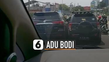 Viral Dua Mobil SUV Tarung di Jalanan Cibubur