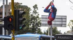 Ini Aksi Spider-Man Kolombia Saat Cari Nafkah