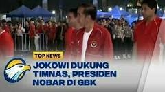 Nobar di GBK, Jokowi Kenakan Jaket Timnas Merah