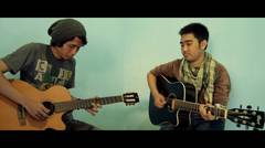 Chariendra & Alit (Acoustic Cover of Green Day - Wake Me Up When September Ends)