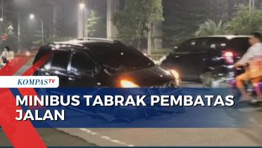 Nekat Hindari Sepeda Motor, Minibus Tabrak Pembatas Jalan Transjakarta di Jakarta Timur