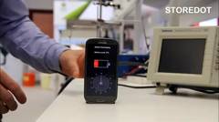 Charging Smartphone in 30S StoreDot Flash-Battery Demo