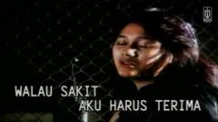 Nike Ardilla - Biarlah Aku Mengalah (Karaoke Video)