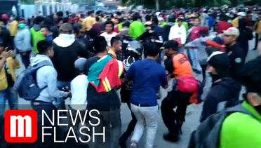 Ricuh Demo Mahasiswa di Depan DPRD Kaltim, Satu Orang Pingsan