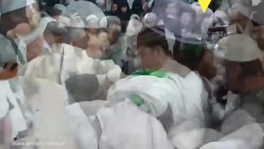 Ratusan Pelayat Berdesak-desakan Antar Jenazah Ustaz Arifin Ilham ke Pemakaman
