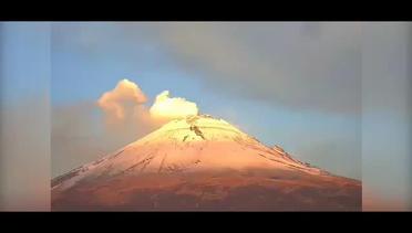 Video Rekaman Terbentuknya 'Awan Aneh' di Gunung Api Meksiko