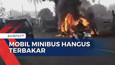 Diduga Korsleting Listrik, Sebuah Mobil Minibus di Banjarnegara Hangus Terbakar