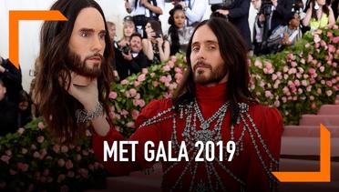Jared Leto Bawa 'Kepala Putus' di Met Gala 2019